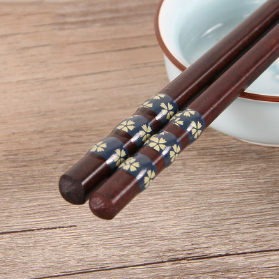 Rankų darbo japoniško stiliaus natūralūs mediniai lazdelės sušių daugkartinio naudojimo maisto lazdelės japoniškos / korėjietiškos maisto gaminimo lazdelės