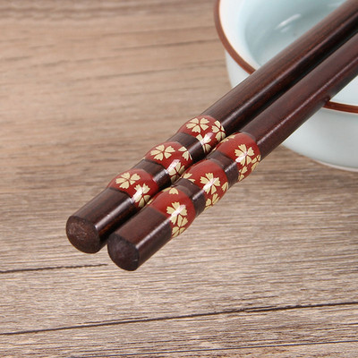 Rankų darbo japoniško stiliaus natūralūs mediniai lazdelės sušių daugkartinio naudojimo maisto lazdelės japoniškos / korėjietiškos maisto gaminimo lazdelės