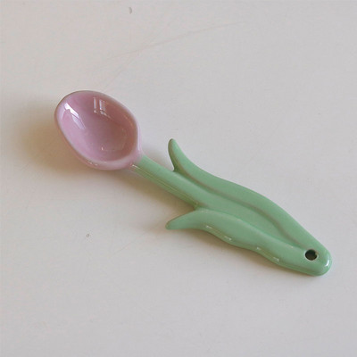 Armas lilleline magustoidulusikas pika varrega keraamiline Korea käsitsi maalitud kohvijäätise koogi lusikas Köögi lauanõude tarvikud