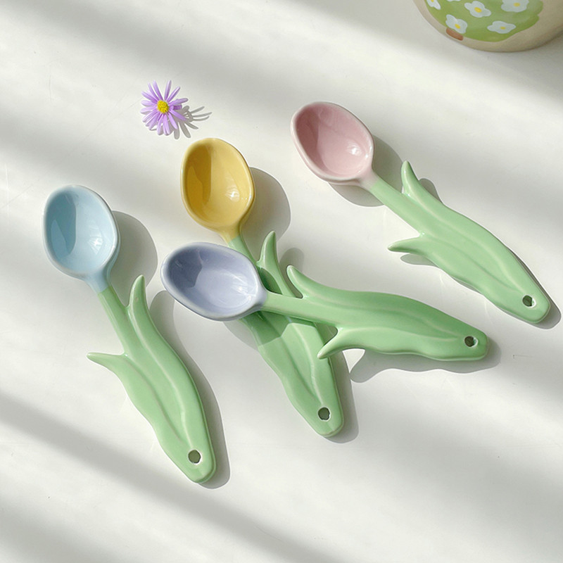 Armas lilleline magustoidulusikas pika varrega keraamiline Korea käsitsi maalitud kohvijäätise koogi lusikas Köögi lauanõude tarvikud