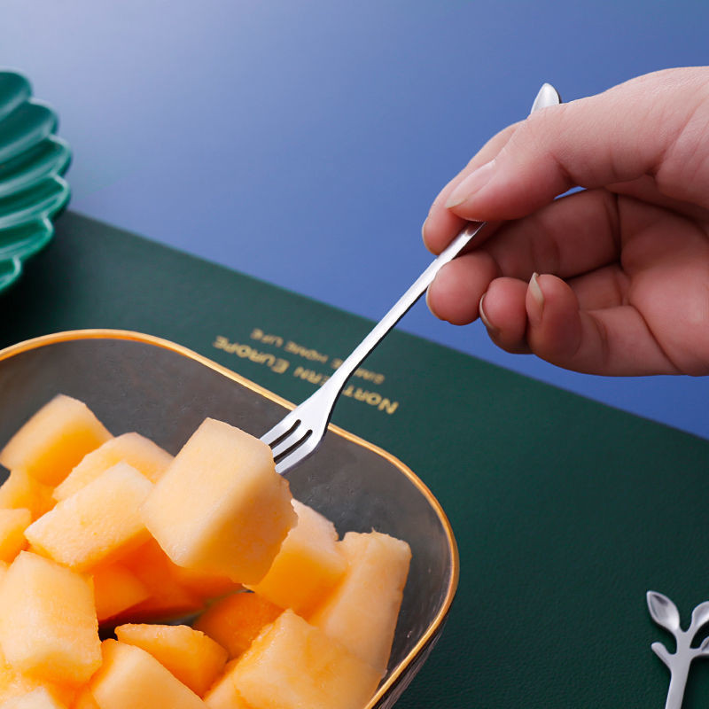 6PCS Set vilica za voće od nehrđajućeg čelika Kreativni znak za kućanstvo Dječji desert Mala vilica Kuhinjski pribor Vilice