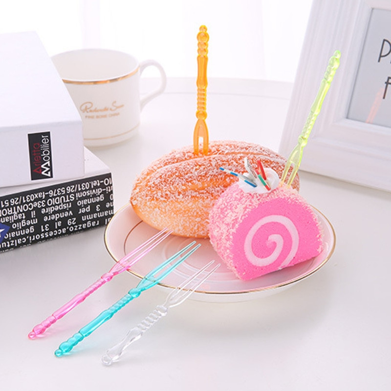 50 vnt. / pakuotė "Motley" vienkartinis vakarėlis plastikinis vaisinis pyragas desertinis šakutės rinkinys išvykai nešiojamas įvairių spalvų stalo reikmenys