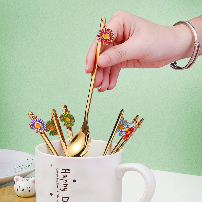 6 vnt. kavos šaukštų vaisių šakučių rinkinys Daisy nerūdijančio plieno Kawaii ledų popietės arbatos virtuvė auksinis desertinis batonėlis įrankis stalo įrankių dovana