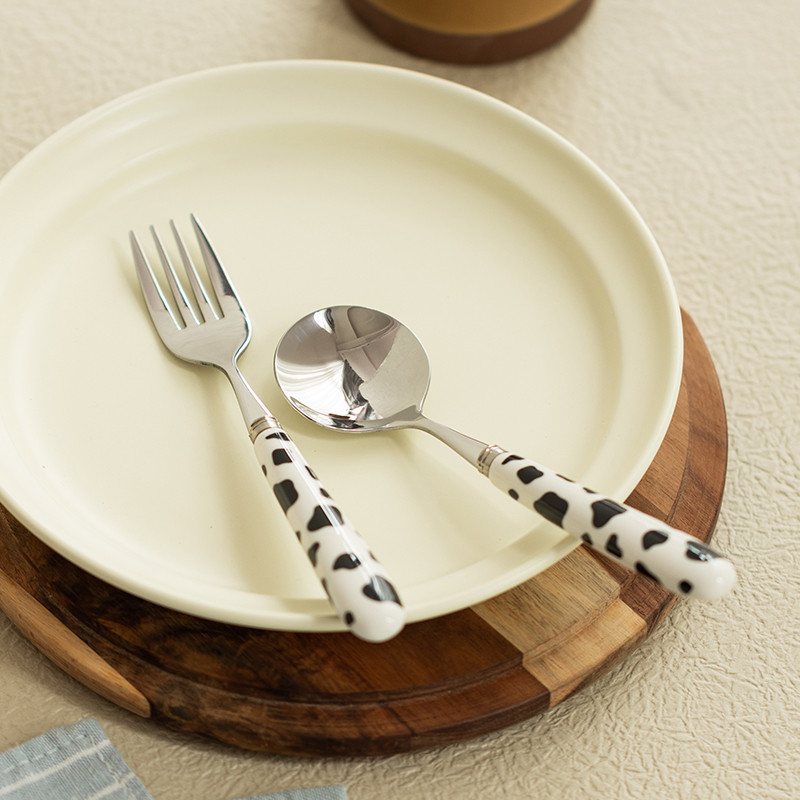 Roostevabast terasest magustoidu lusikas laste riisilusikas söögiriistad koogikahvel Köök sööginõud Sebra Leopard Lehma muster