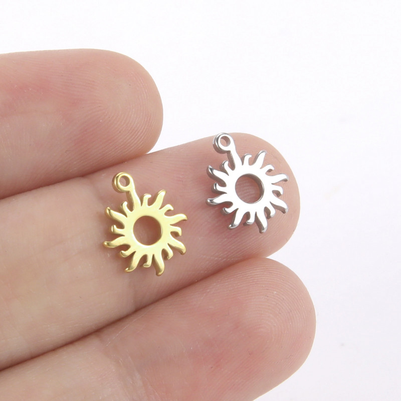 EUEAVAN 5tk Pisikesed võluvad roostevabast terasest amuletid ehete valmistamiseks päikesepentakli südamega kuuripatsiga meisterdatud kaelakee käevõrud