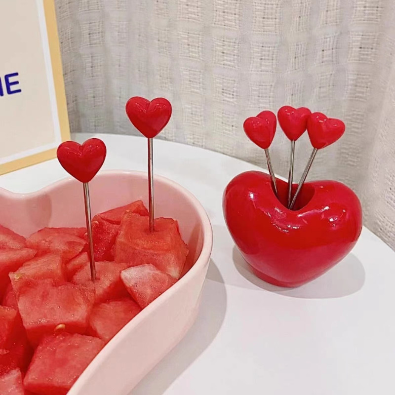 Armas punane armastav süda roostevabast terasest puuviljakahvlid Plastikust kahvel puuviljakoogi jaoks vorstikahvel Toiduvalik lastele Kahvlitele