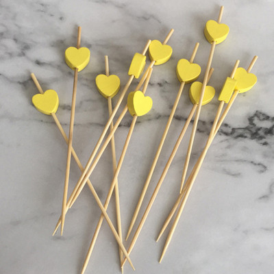 100db Heart Bamboo Picks Svédasztalos Cupcake Gyümölcs Villa Party Desszert Saláta Rúd Koktél Nyárs Esküvői dekorációhoz 12cm