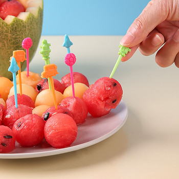 16Pcs Fruit Fork Cartoon Mini Animal Farm Cartoon Food Selection Children Snacks Cake Dessert Food Fruit Fork Party Decoration