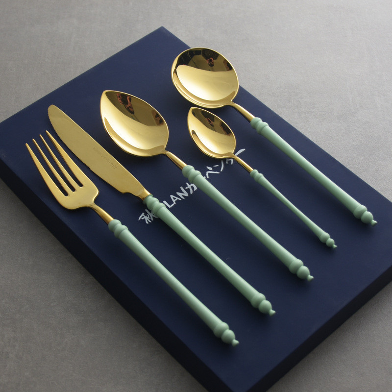 Μαχαίρι για μπριζόλα από ανοξείδωτο ατσάλι Πιρούνι Γαμήλιο κουτάλι καφέ σερβίτσιο Πράσινο χρυσό κουταλάκι Ωραίο δώρο Μαχαιροπήρουνα σπιτιού Προμήθειες πάρτι