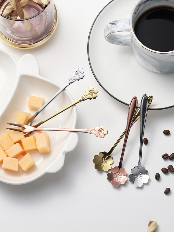 2 vnt Lengva prabanga nerūdijančio plieno vaisių šakutė auksinė desertinė šakutė pyrago vaisių šakutė subtilus vyšnių šaukštas namų virtuvės indai