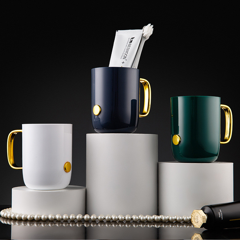 Plastikust hambaharjatops Kaasaskantav pesutass Lihtsas stiilis, kõrgendatud põhjaga reisimiseks kaasaskantav õpilaspaaridele reisivannituba