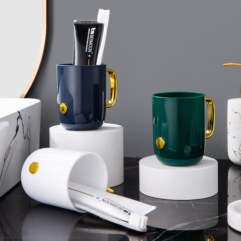 Plastikust hambaharjatops Kaasaskantav pesutass Lihtsas stiilis, kõrgendatud põhjaga reisimiseks kaasaskantav õpilaspaaridele reisivannituba