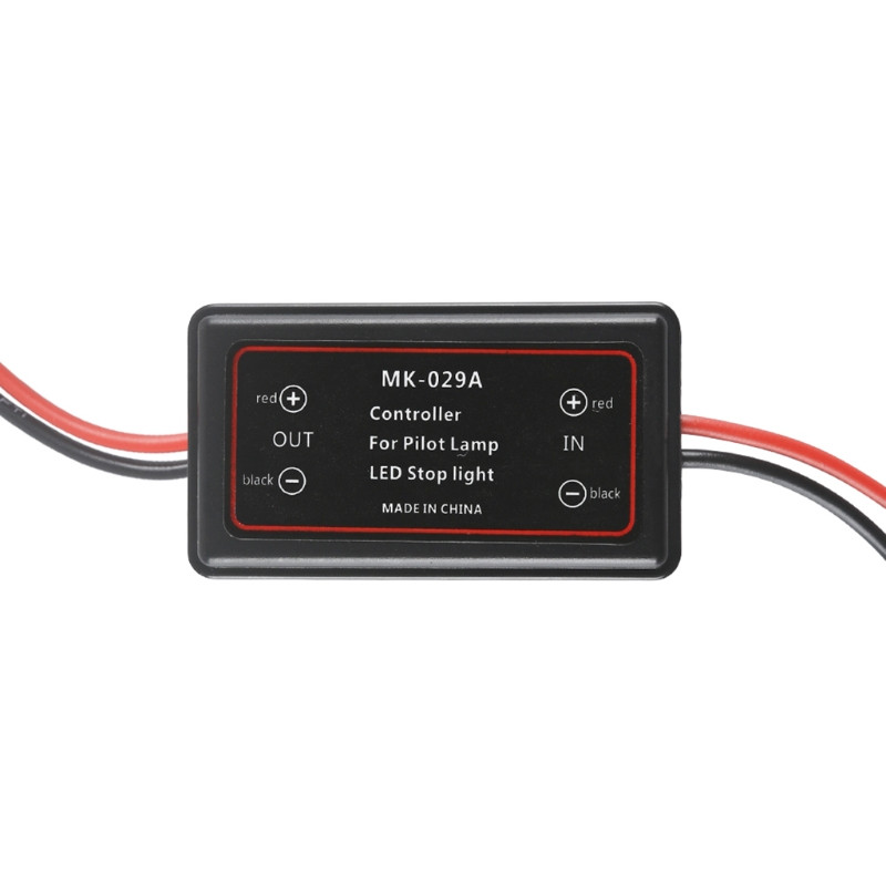 Mirksinčio blyksčio valdiklio blykstės modulis, skirtas 3-iojo stabdžių žibinto galinio stabdymo žibinto išmetimui