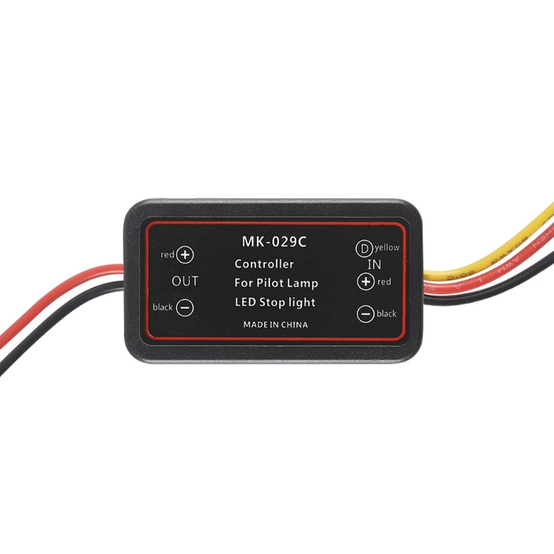 Mirksinčio blyksčio valdiklio blykstės modulis, skirtas 3-iojo stabdžių žibinto galinio stabdymo žibinto išmetimui