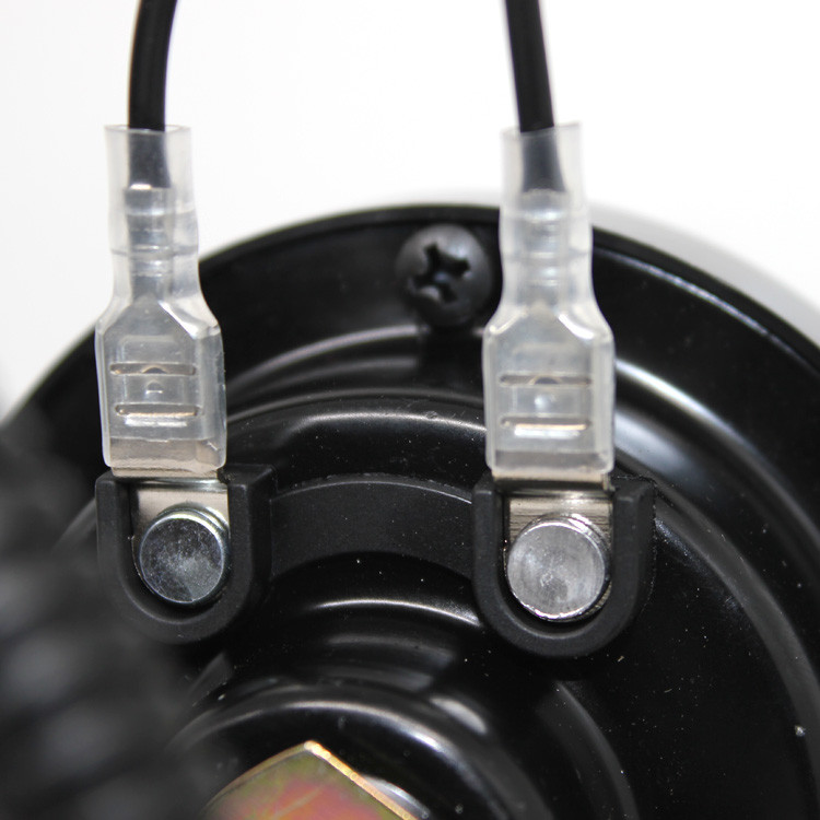 1 vnt. skirtas Yaris vios Fs YARiS L YARiS X CROSS Vetlanda Modifikuota sraigių rago nepertraukiama linija, padalinta į du kištukus