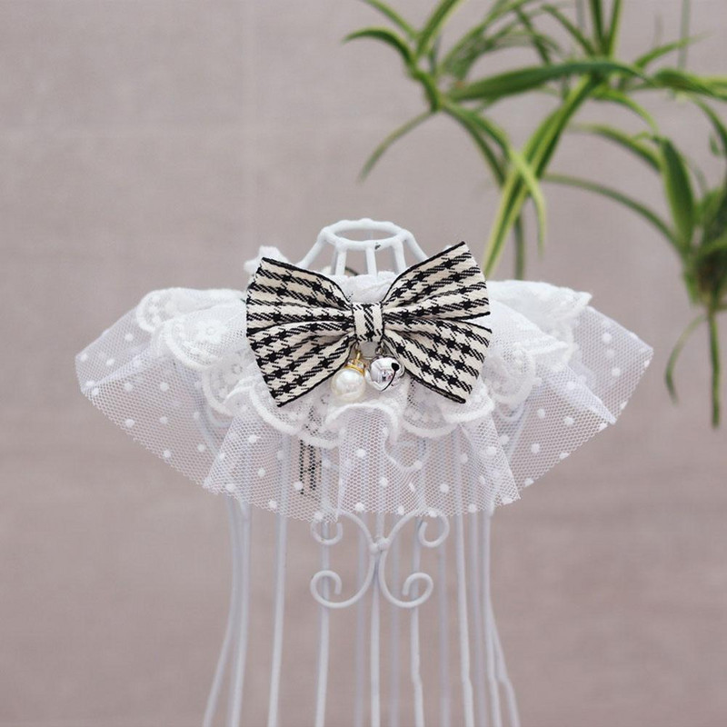 UUS Lemmikkassi pitsist süljerätik kellukesega Pehme hingav pleediga trükkimine Pudipõlled Lemmikkostüümide tarvikud