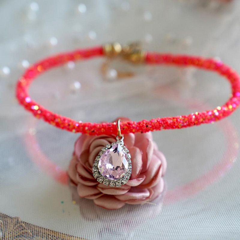 Ilus Pet Cat Rhinestone kaelarihm Ehted Kassi kaelarihm Peene töötlusega kleit üles