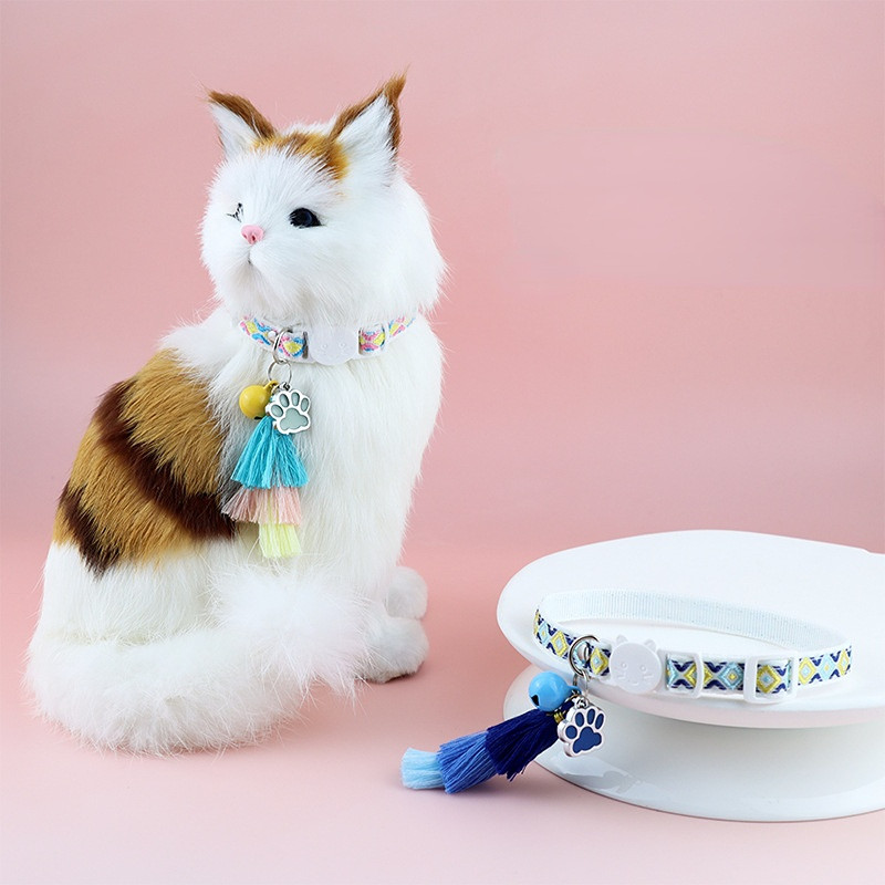 Lemmikloomatarbed Kutsikas Kiisu kaelarihm Bell Ripats Värviline Tutt Teemant Dekoratiivne Lemmiklooma kaelarihm Glow Proof Loss Kaelakee