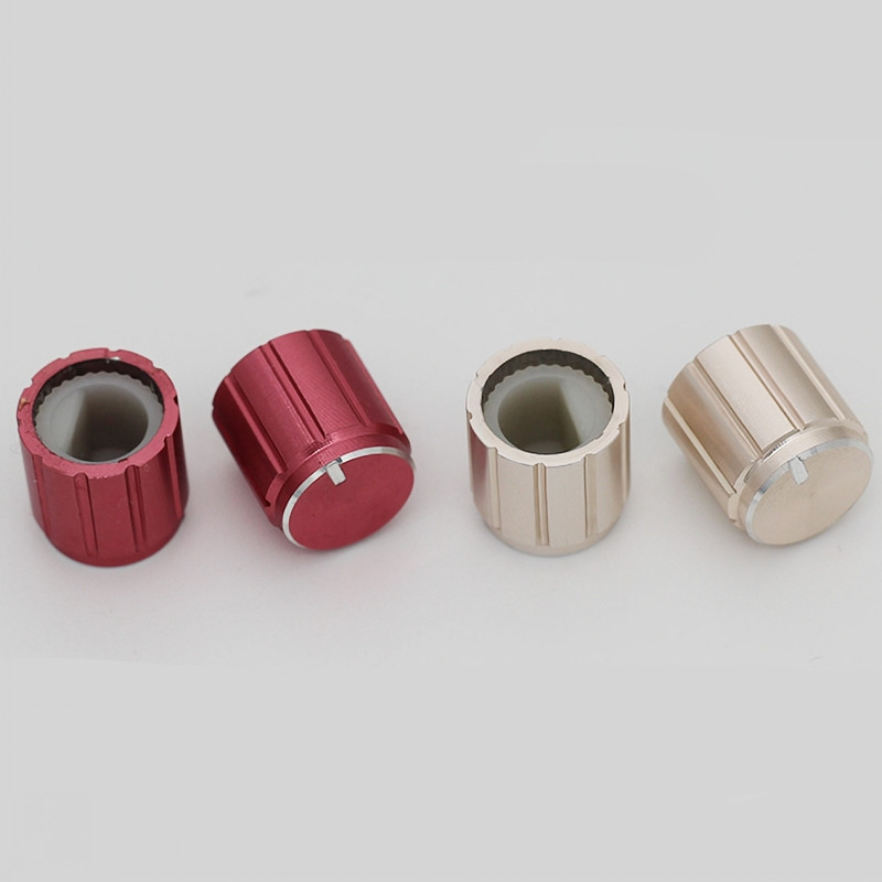 5 komada 10*10 mm ručica od aluminijske legure, potenciometar, upravljačka tipka, prekidač za glasnoću, rotirajući gumbi kodera za D-os promjera 6 mm