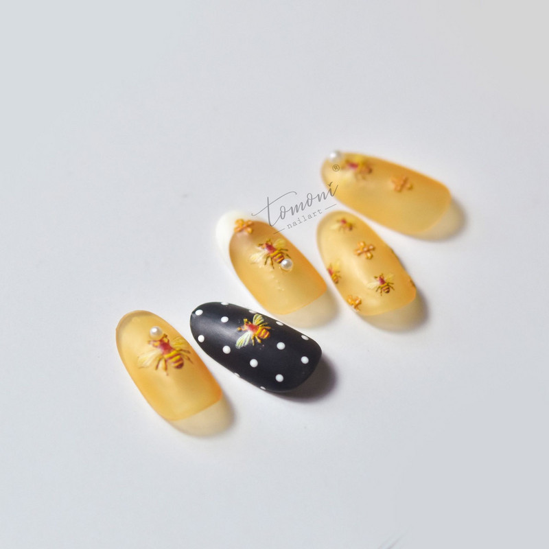 5D Cute Bee Nail Art kleebis Reljeefse selja liimiga liugurid küünte DIY maniküüri kujunduse kleebised