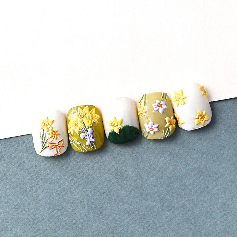 Kollased väikeste lilledega küünekleebised Leaf Slider aplikatsiooniga küünte disaini kaunistused