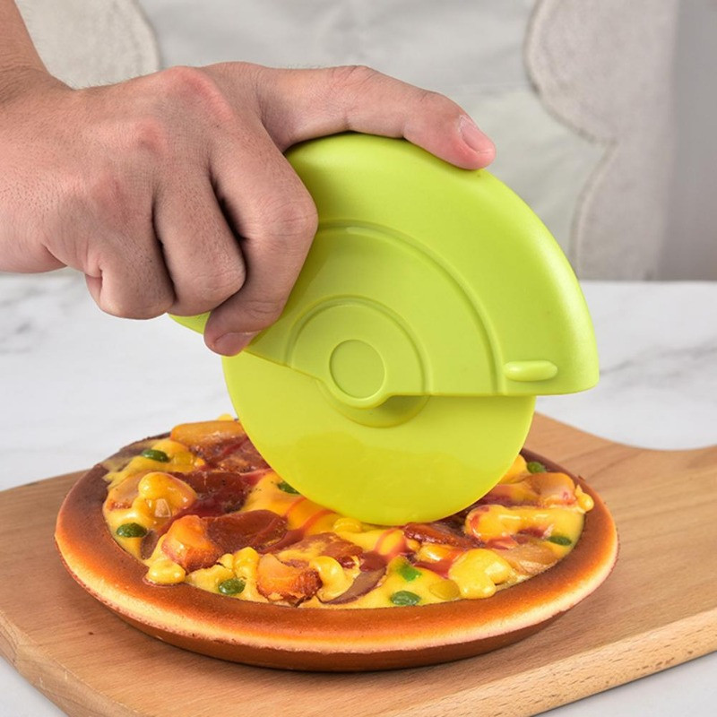 Pizza Wheel Roller Cutter Εξοικονόμηση εργασίας Αντικραδασμικό Rolling Dough Cutter Πλαστικό Scraper Pizza Roller Cutter Gadget κουζίνας