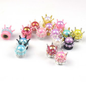 4 tk Crown Bling Diamond autorehvi õhuklapi varrekorgid Auto ratta varre õhuklapi tolmukatted veoauto mootorratta tolmukindlad korgid