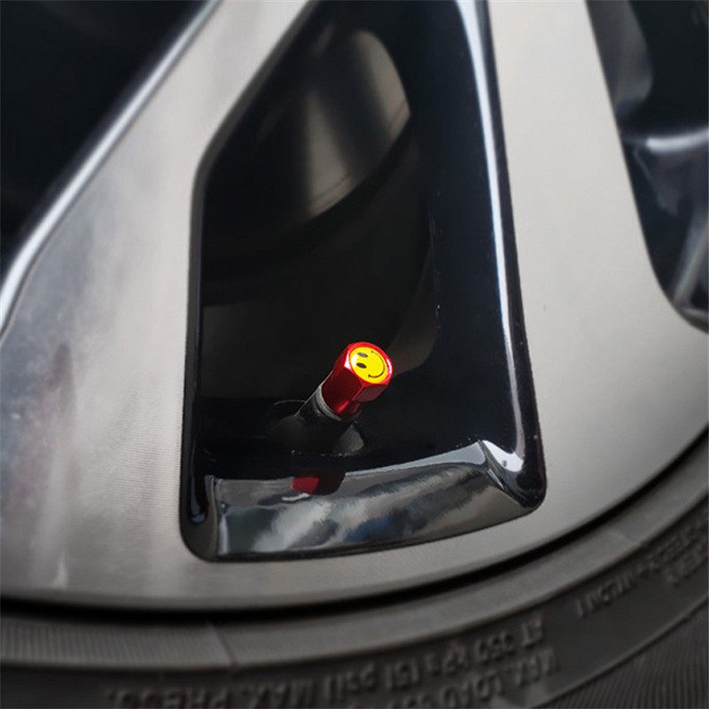 4db/készlet univerzális kerékabroncs szelepsapkák autó motorkerékpár kerékpár légburkolat automatikus légmentes szárburkolat Smiley autó stílus kiegészítő