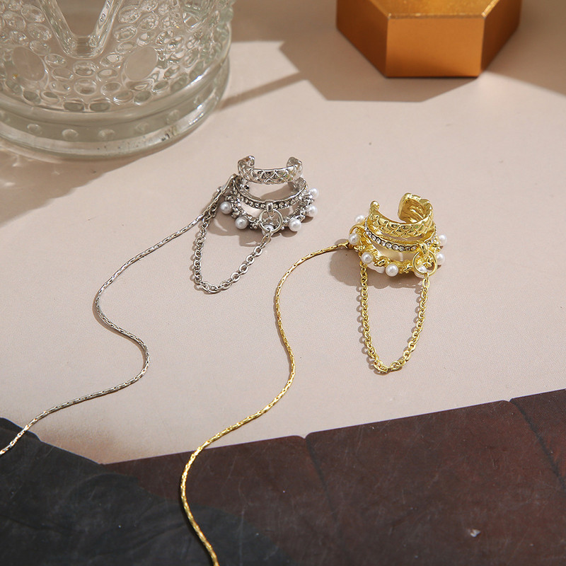 Moodsad metallist ketiga tutikõrvarõngad naistele Loominguline hip-hop kõrvaklambriga kõrvamansett ilma augustamiseta juveelikomplekt