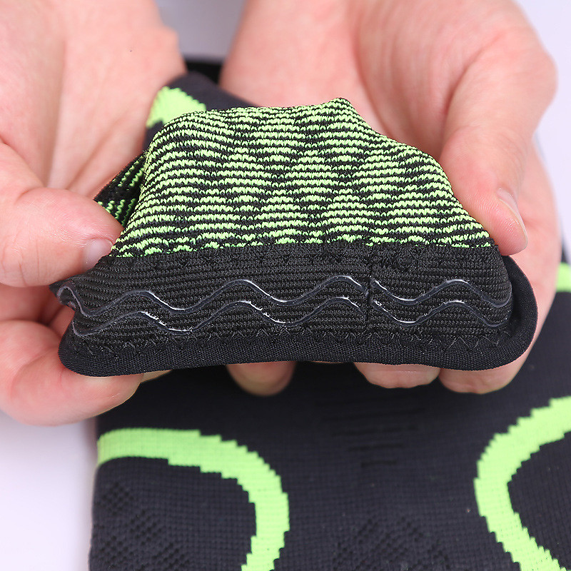 1 tk küünarnuki tugi elastne jõusaali spordi küünarnuki kaitsepadi, neelab higi Sport korvpalli käevarrukas küünarnuki kinnitus