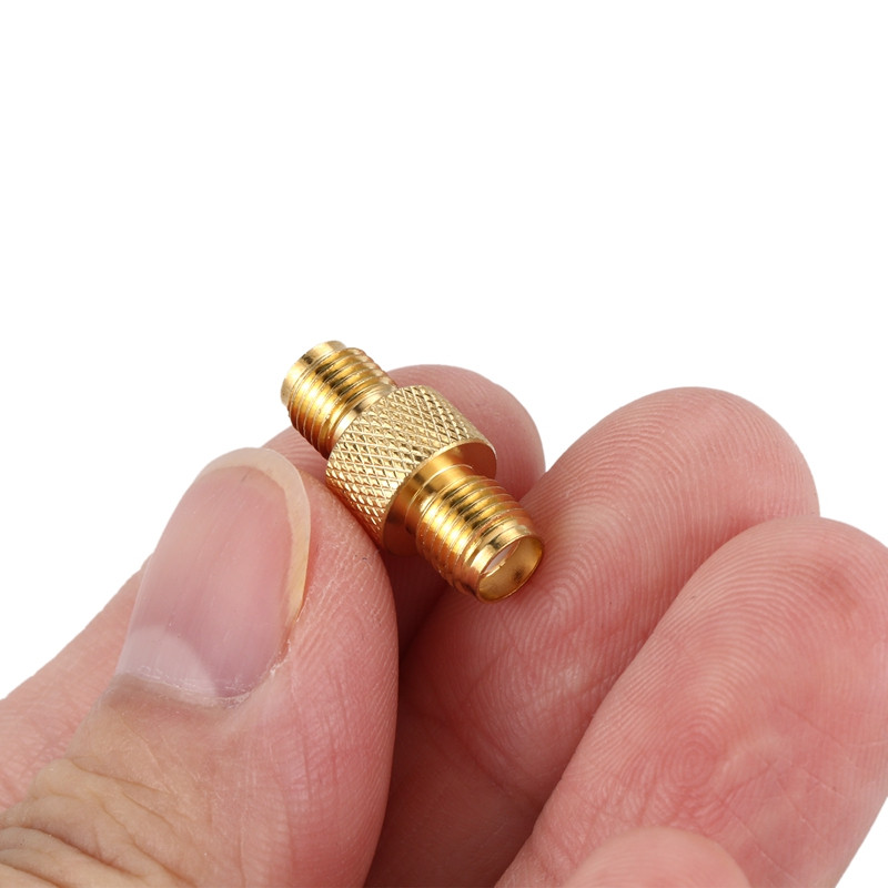 4X SMA tarpinė vamzdinė RF koaksialinė jungtis tiesi, auksinė