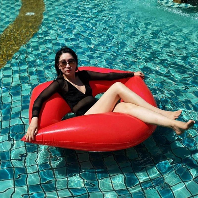 Pripučiamas baseinas plūduriuojantis plaukimo gultas prie baseino Vakarėlis plaukiojanti kėdė Vasaros baseinas plūduriuojantis žaislas baseinas Juokingi blizgučiai lūpos