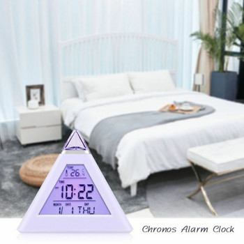 Триъгълен 7 цвята LED температурен седмичен дисплей Цифров будилник Домашен декор Време и календар Светещи цветни будилници