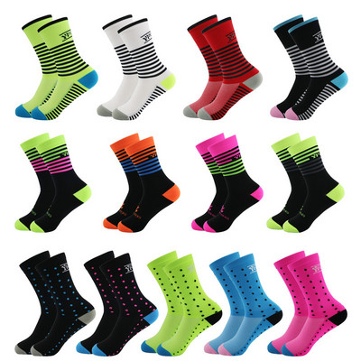 2021 Марка Цветни спортни чорапи за колоездене за бягане Мъже Дамски спортни чорапи Къмпинг Туризъм Катерене Чорапи Coolmax