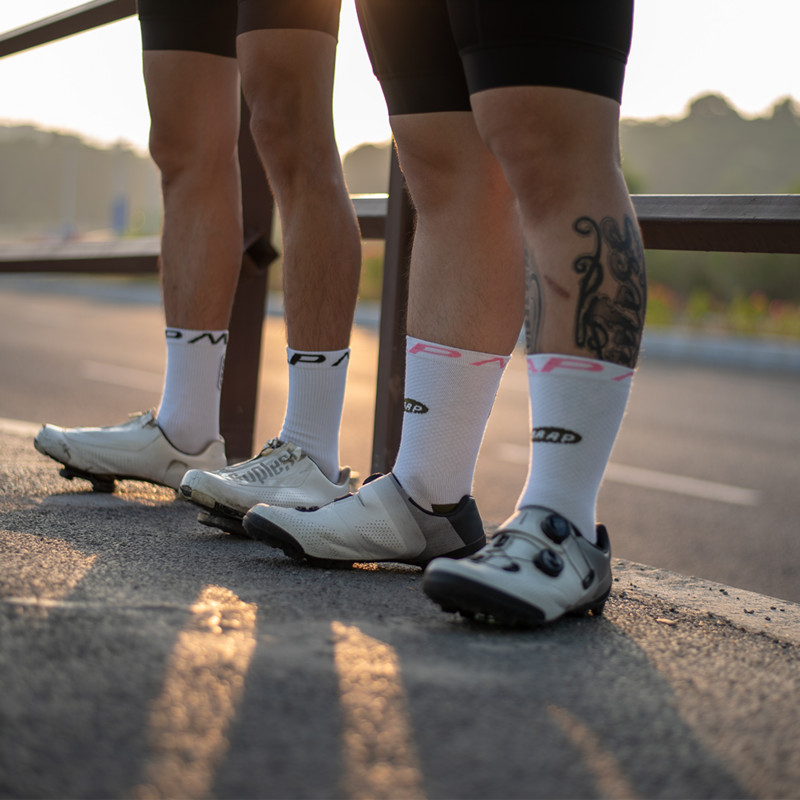 MAAP Jalgrattasokid Välispordisõidusokid Kvaliteetsed puuvillased Jalgrattasokid Libisemisvastased Jooksusokid