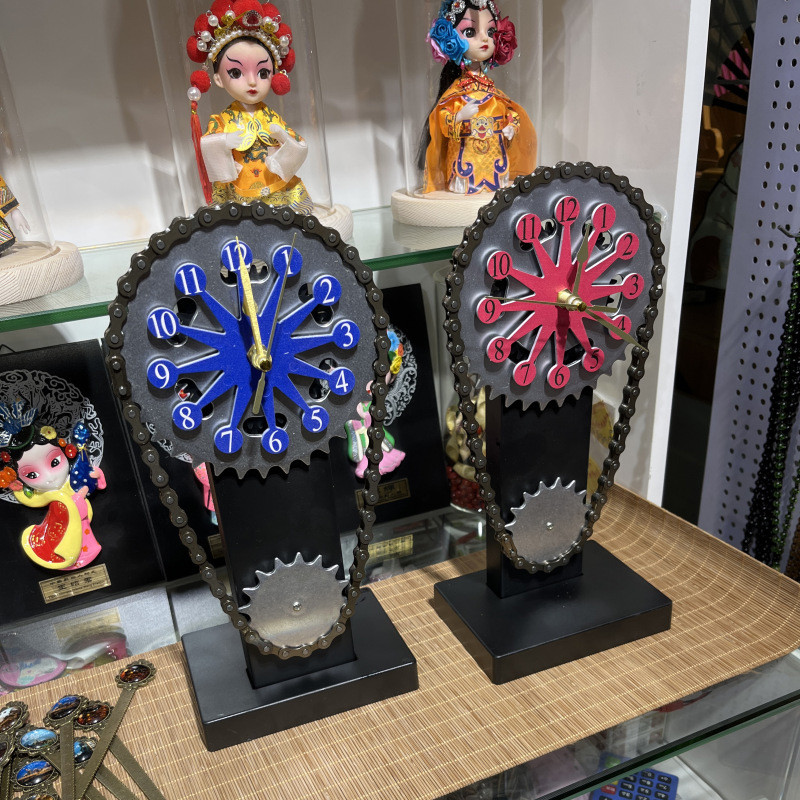 Plastikust vanaaegne pöörlev kell Mehaaniline kett Gear Art Lauaarvuti kellad Restoran Baar Kodu Retro dekoratiivsed kaunistused Kingitused