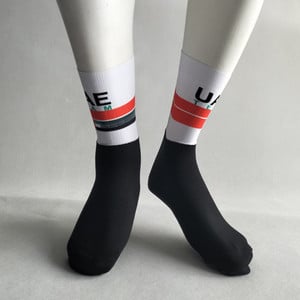 LASER CUT ONE PÁR 2022 INEOS JUMBO VISMA FDJ UAE TEAM Kerékpáros zokni csúszásgátló kerékpárverseny MITI légáteresztő férfiaknak és nőknek