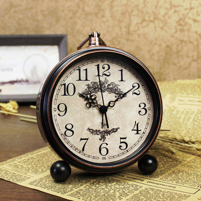 Kreatív elektronikus retro óra Új, igényes hálószobai kis ébresztőóra Otthon Nappali dekoráció Díszek Akasztható óra
