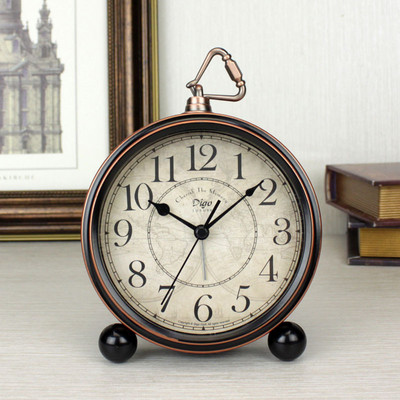 Kreatív elektronikus retro óra Új, igényes hálószobai kis ébresztőóra Otthon Nappali dekoráció Díszek Akasztható óra