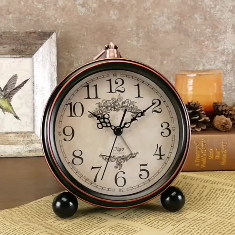 Kreatív elektronikus retro óra Új, igényes hálószobai kis ébresztőóra Otthon Nappali dekoráció Díszek Akasztható óra