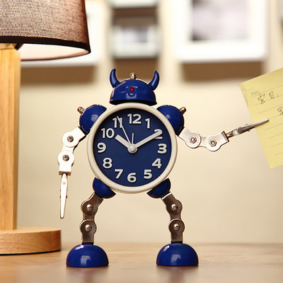 Нетиктакащ робот будилник Метален часовник за събуждане с мигащи светлини на очите и щипка за ръка, детски настолен часовник за декорация на дома