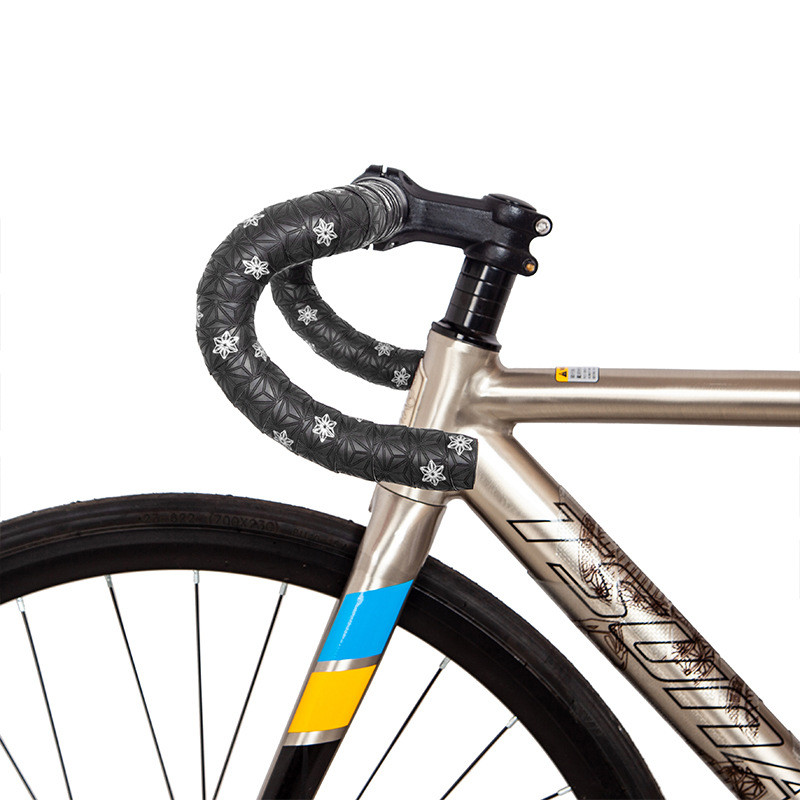 2 tk jalgratta juhtraua lintprint libisemisvastane EVA higinemis- ja lööke summutav rattasõidukile otsakork rattasõbrale
