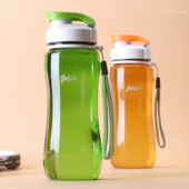 Hordozható közvetlen ivókerékpár vizes palack műanyag sport kültéri szivárgásmentes csésze fehérje shaker italos poharak nőknek férfiaknak