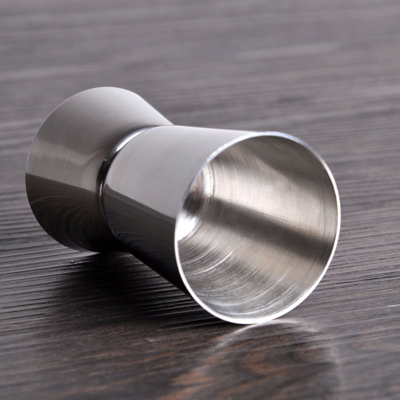 Nerūdijančio plieno kokteilių plaktuvo matavimo puodelis Dviejų šovinių gėrimų spiritinis matuoklis virtuvės prietaisai 15/30 ml arba 25/50 ml