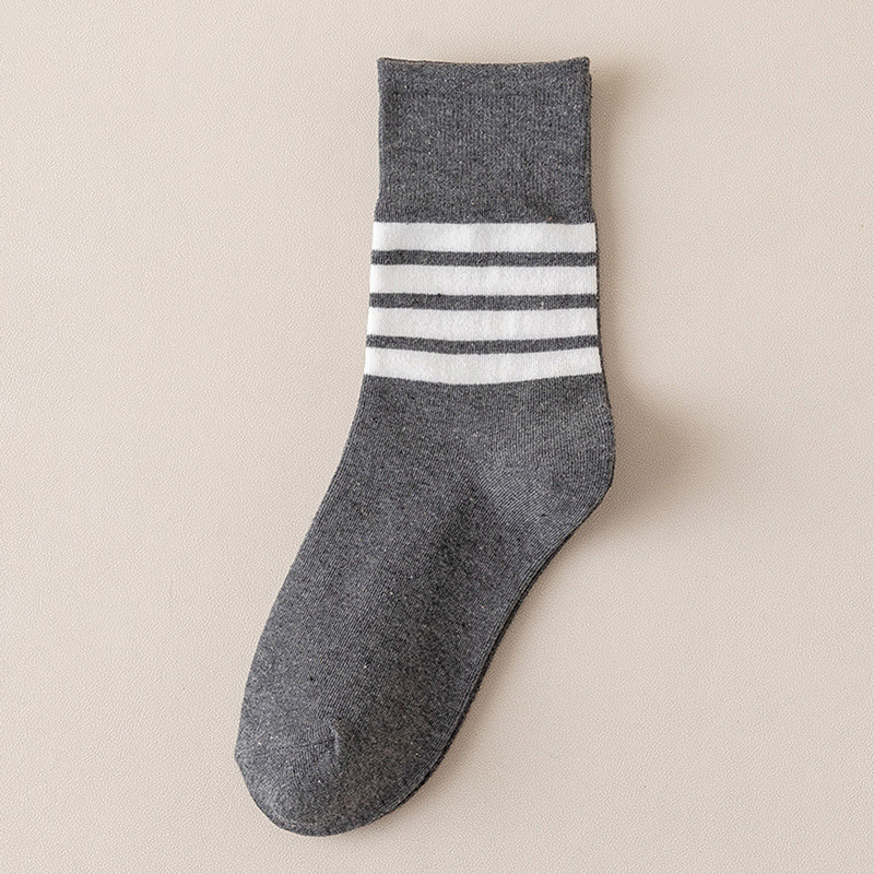Moteriškos kojinės Spalvingos Šaunios Naujovės Mielos Suknelės Kojinės Unisex Spalvotos dryžuotos koledžo teniso pėdkelnės