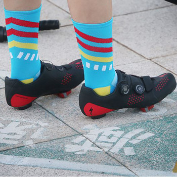 Велосипедни чорапи за колоездене Спорт на открито Бягане Баскетболни чорапи Дишащи устойчиви на износване компресионни чорапи Мъже Жени 39-46 QTW023