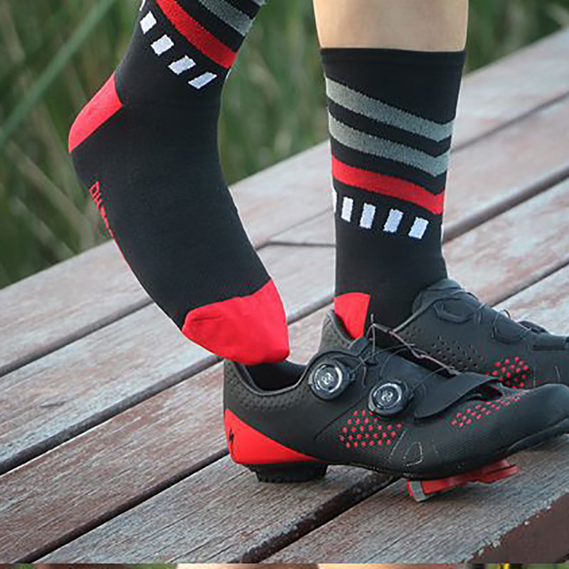 Jalgrattarattasokid Välispordi Jooksmine Korvpalli Sokid Hingavad Kulumiskindlad Kompressioonsokid Meestele Naistele 39-46 QTW023