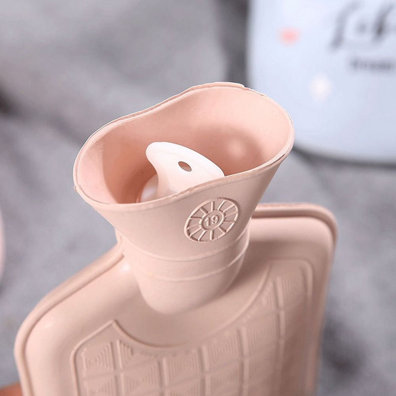 Χαριτωμένο μπουκάλι ζεστού νερού, παραμένει ζεστό τον χειμώνα Φορητό και επαναχρησιμοποιούμενο προστατευτικό βελούδινο κάλυμμα, πλενόμενο και στεγανό