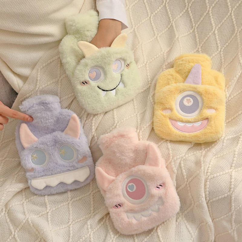 Naudingas išsklaidyti šaltą mielą animacinio filmo formos nešiojamas karšto vandens butelis bendrabučio rankų šildytuvui karšto vandens butelis