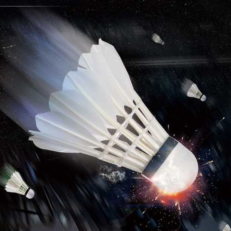 4 tk Sulgpall Dark Night LED helendavad Shuttlecock valgustuspallid sise-välispordi jaoks JAN88